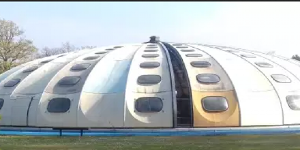 La Piscine tournesol vintage des Mureaux valorisée sur TF1