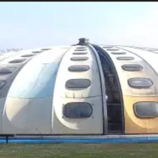 La Piscine tournesol vintage des Mureaux valorisée sur TF1