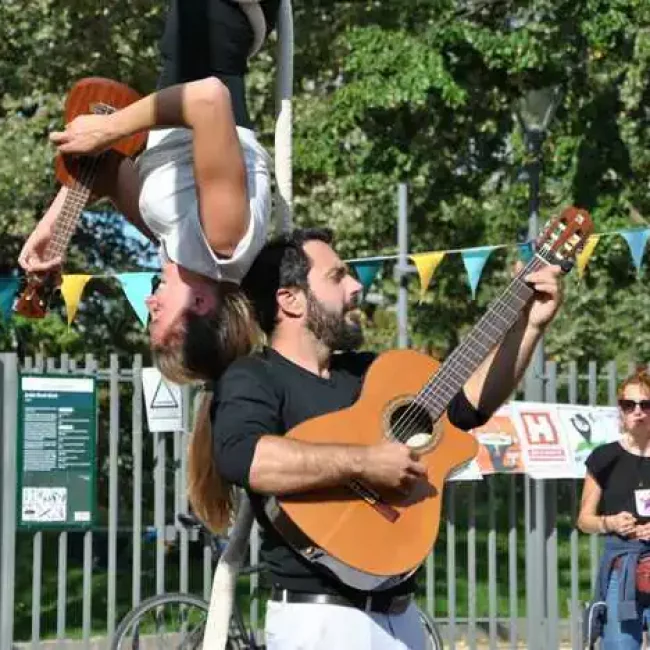 Spectacle cirque – Petite Histoire au Hasard de la Compagnie TRAT Parc de Bècheville Les Mureaux